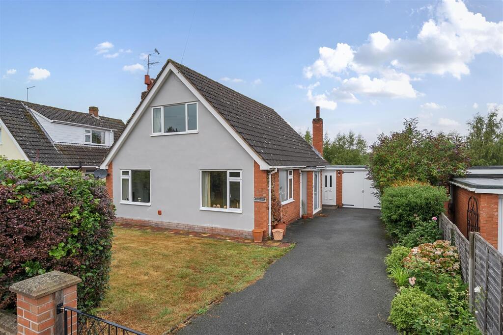 Main image of property: 37 Ashford Drive, Pontesbury, Shrewsbury, SY5 0QR