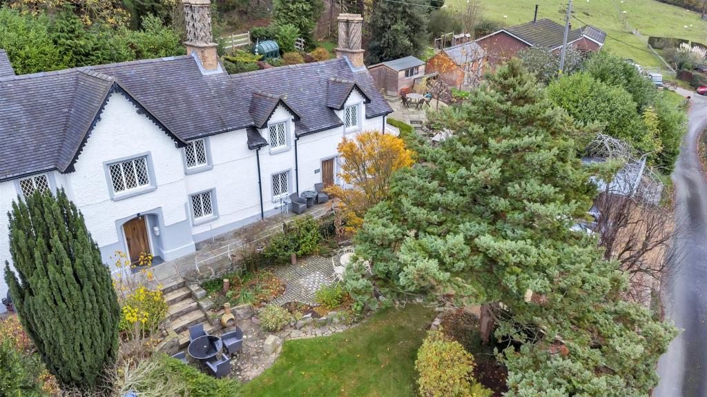 3 bedroom semidetached house for sale in Trewern, SY21 8EA, SY21