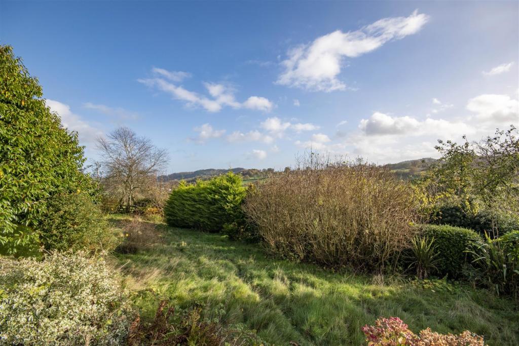 6 bedroom country house for sale in Llanfyllin, SY22