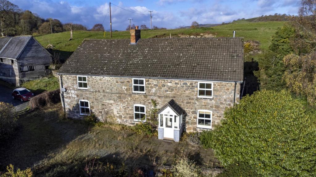 6 bedroom country house for sale in Llanfyllin, SY22