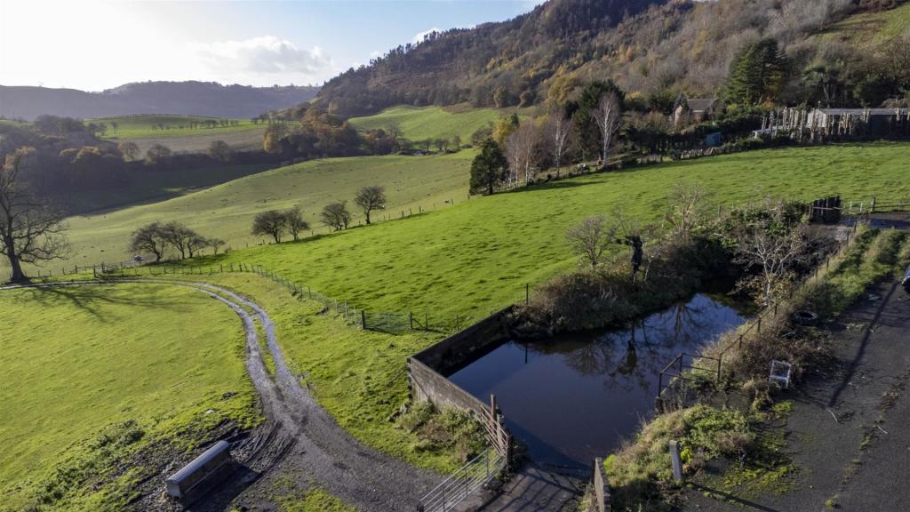 6 bedroom country house for sale in Llanfyllin, SY22