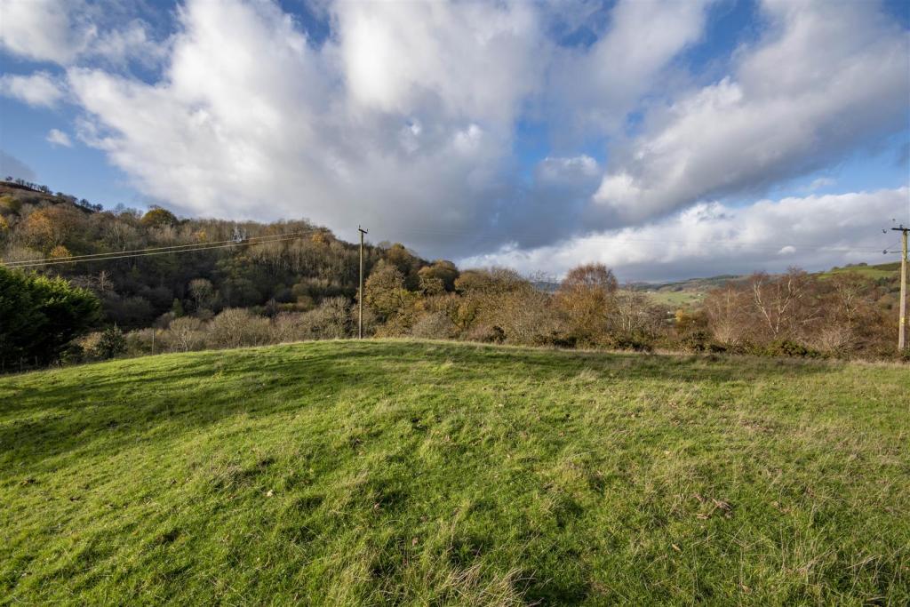 6 bedroom country house for sale in Llanfyllin, SY22