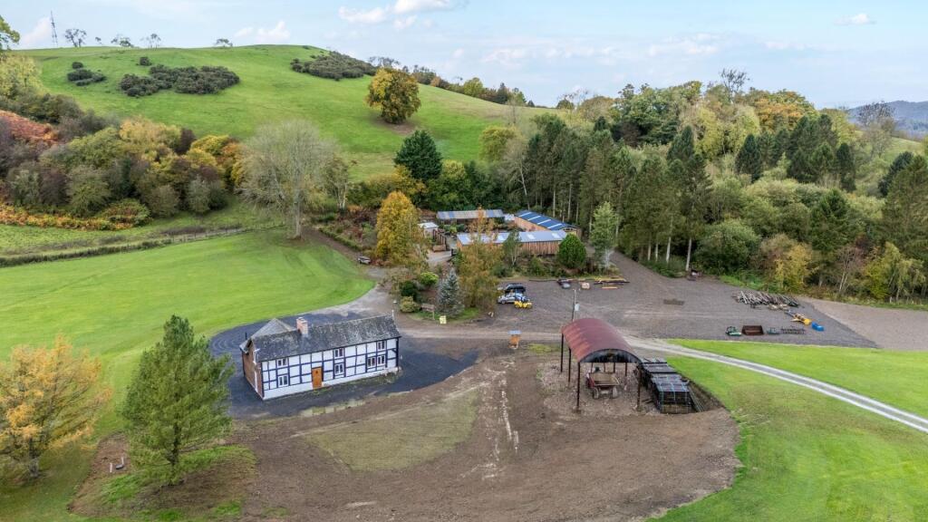 Main image of property: Maesmawr, Meifod