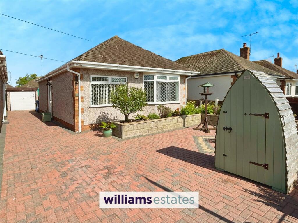 2 bedroom detached bungalow for sale in Franklyn Avenue, Prestatyn, LL19