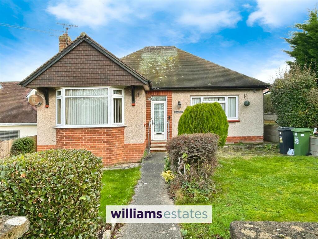 3 bedroom detached bungalow for sale in The Avenue, Prestatyn, LL19