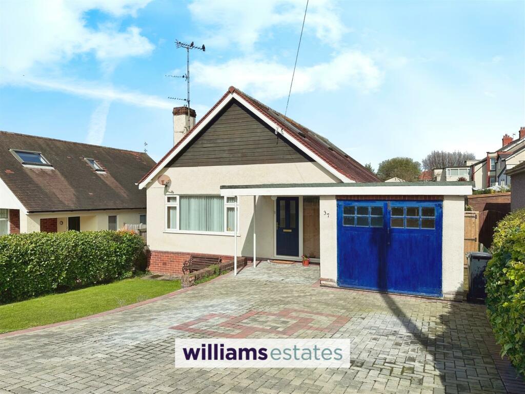 4 bedroom detached bungalow for sale in Pendre Avenue, Prestatyn, LL19