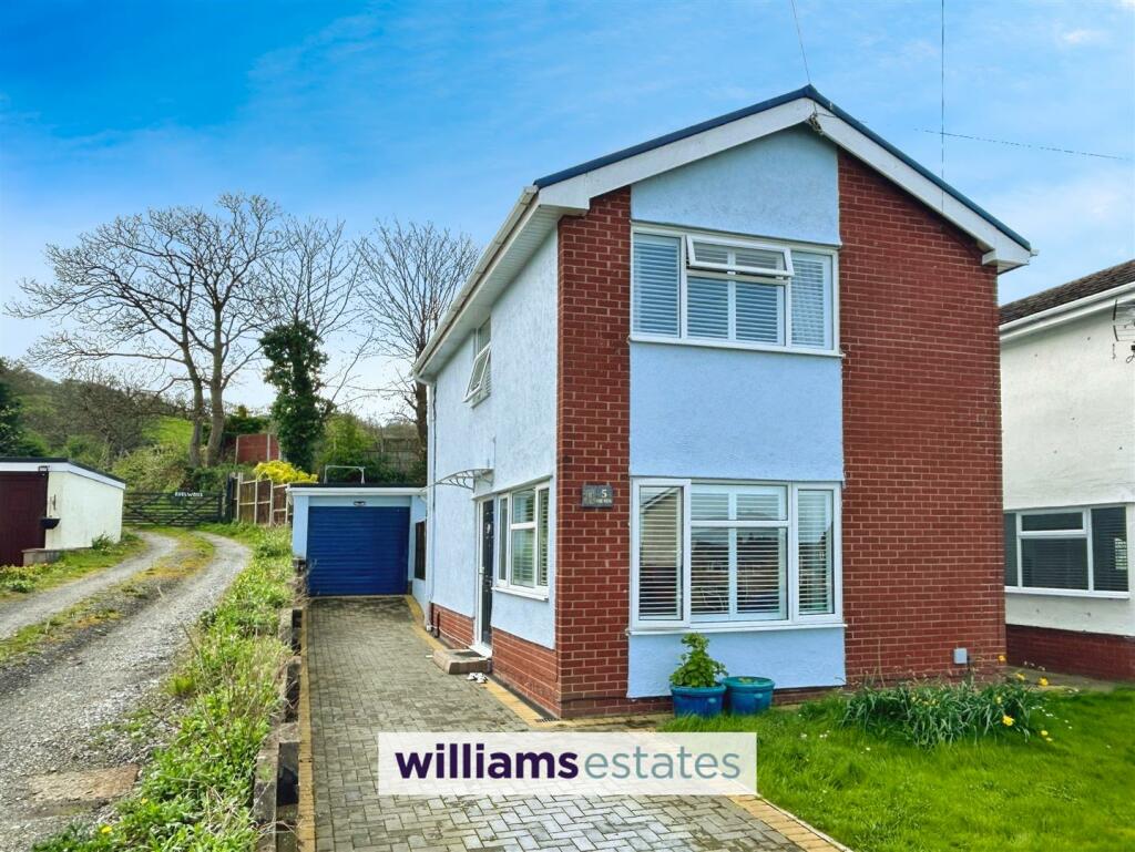 3 bedroom detached house for sale in Llanasa Road, Gronant, Prestatyn, LL19