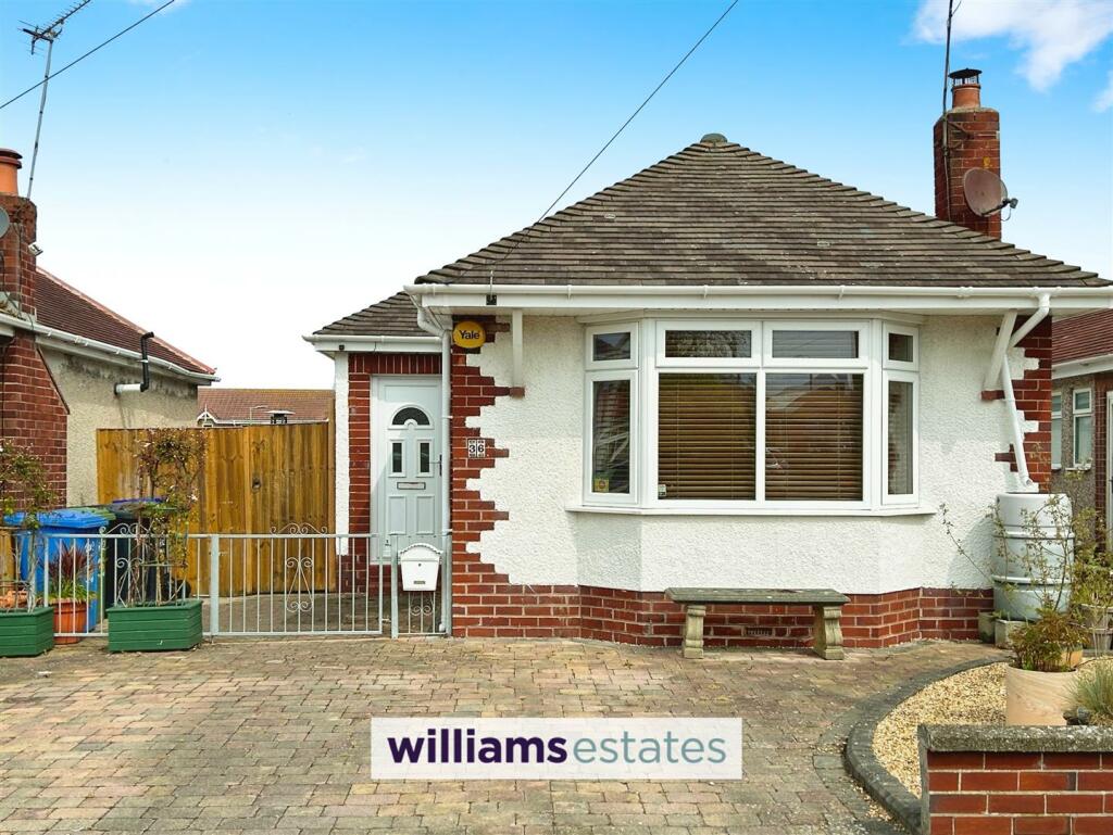3 bedroom detached bungalow for sale in Berwyn Crescent, Prestatyn, LL19