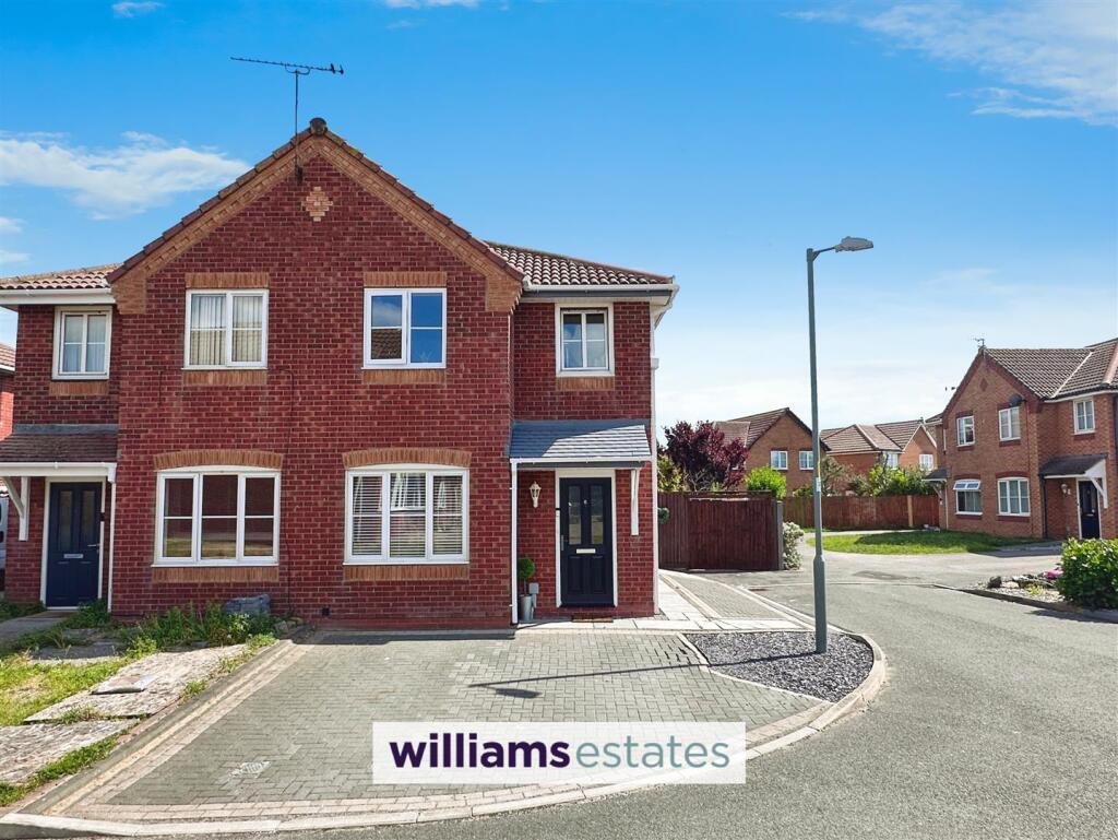 Main image of property: Llys Llydaw, Prestatyn