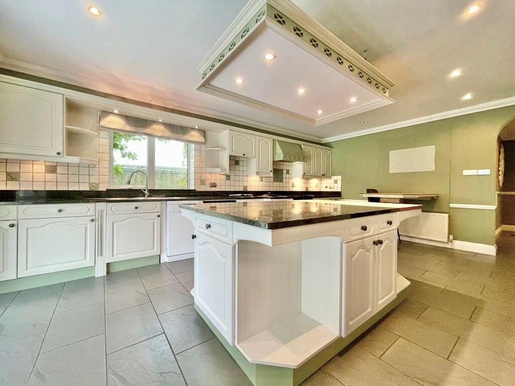Additional property image - Chaddesley Glen, Sandbanks, BH13