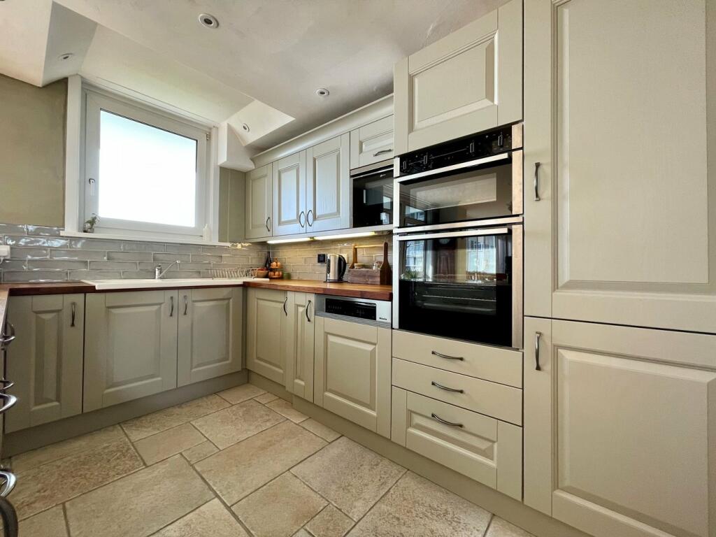 Additional property image - Admirals Walk, West Cliff Road, Bournemouth, BH2