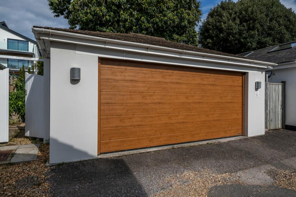 Additional property image - Chaddesley Glen, Sandbanks, BH13