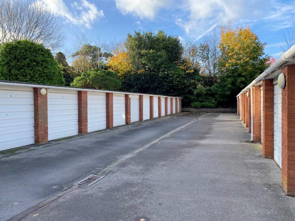 Additional property image - Farrington, 54 West Cliff Road, Bournemouth, BH4