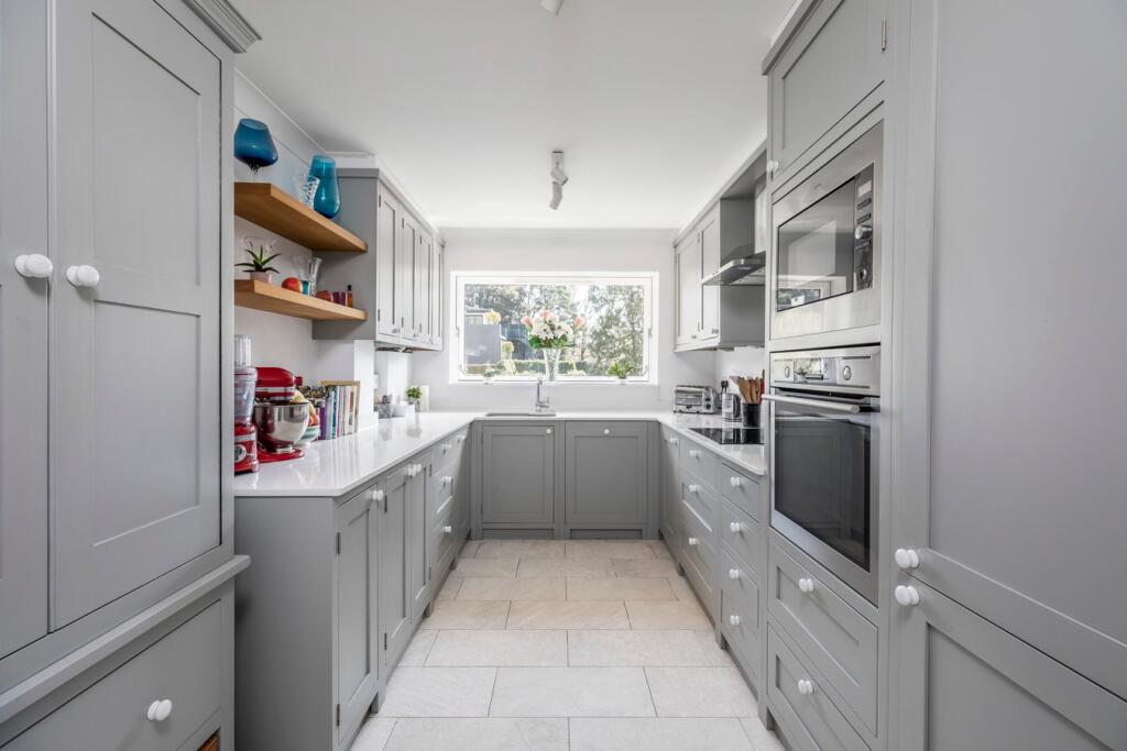 Additional property image - Honeywood House, 28-30 Alington Road, Evening Hill, BH14