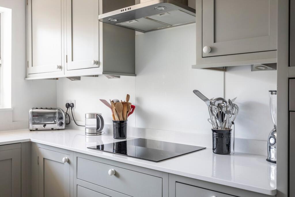 Additional property image - Honeywood House, 28-30 Alington Road, Evening Hill, BH14