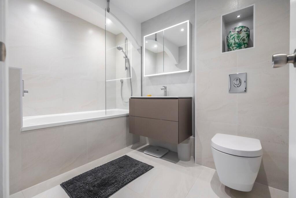 Additional property image - Honeywood House, 28-30 Alington Road, Evening Hill, BH14
