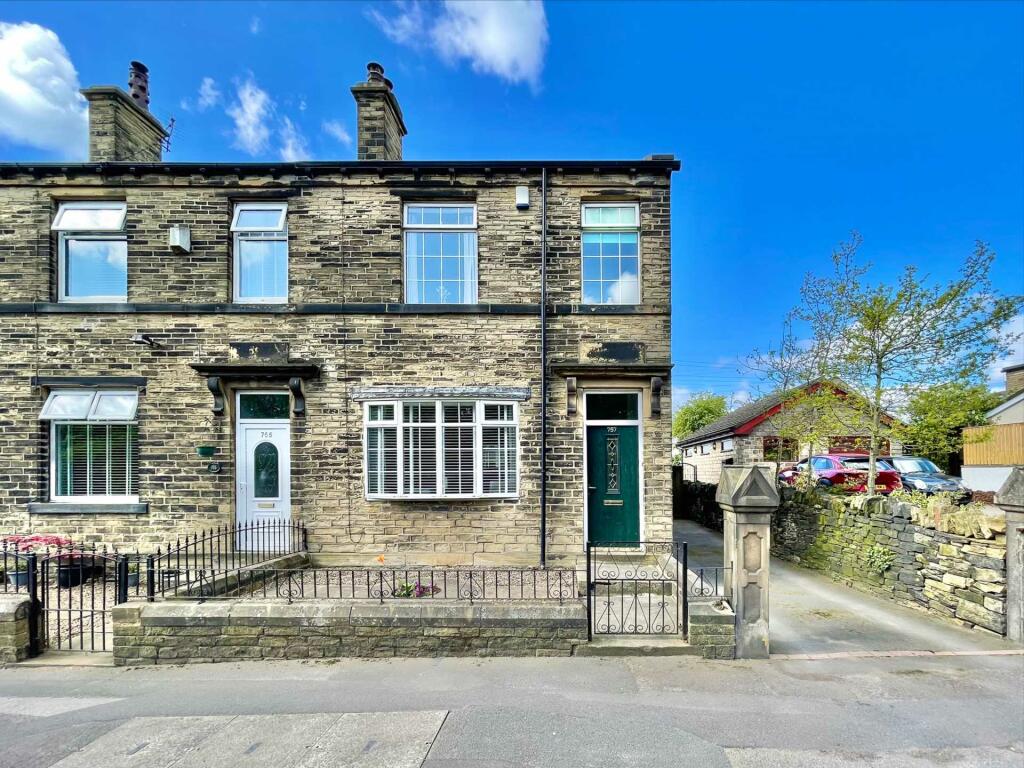 4 bedroom end of terrace house for sale in Bradford Road, Birkenshaw, BD11