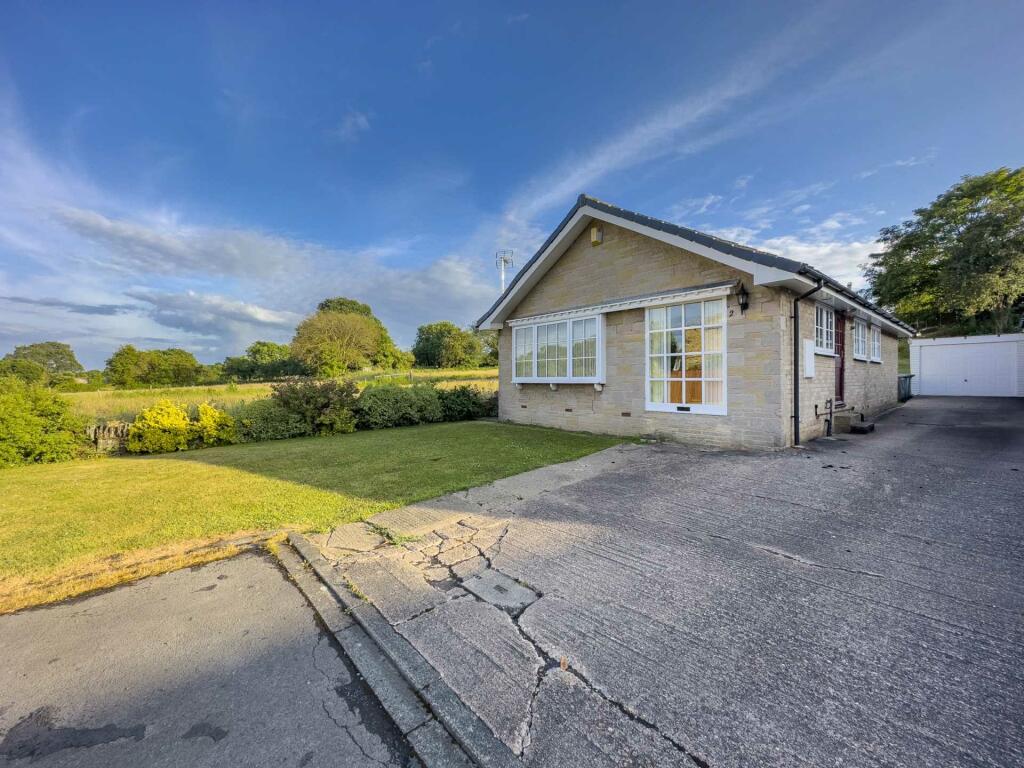 3 bedroom detached bungalow for sale in Selene Close, Gomersal, BD19