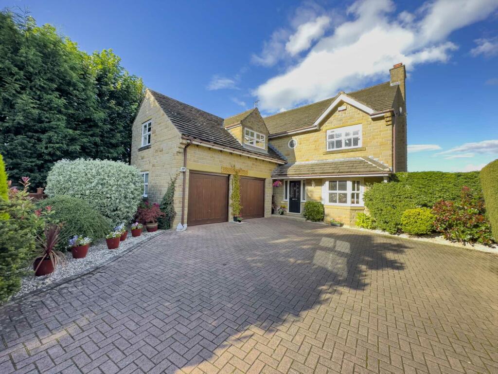 5 bedroom detached house for sale in Scott Lane, Gomersal, BD19