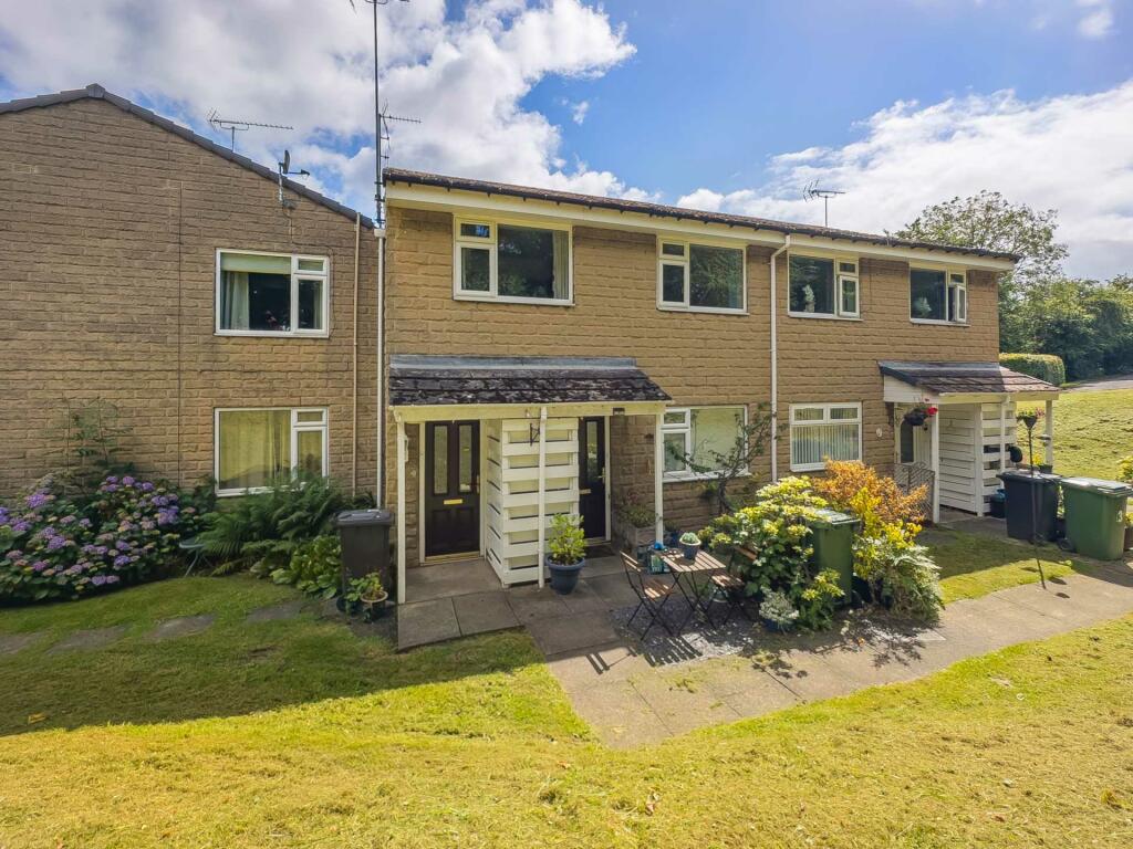 2 bedroom apartment for sale in Lineham Court, Liversedge, WF15