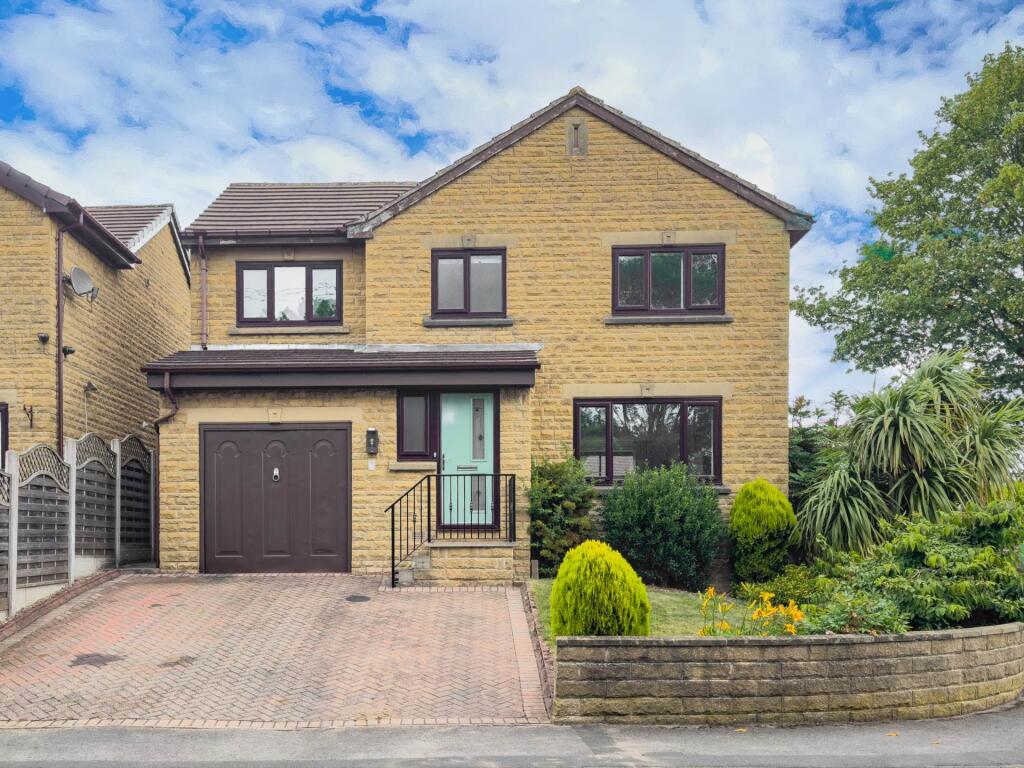 Main image of property: Manor Park Gardens, Gomersal