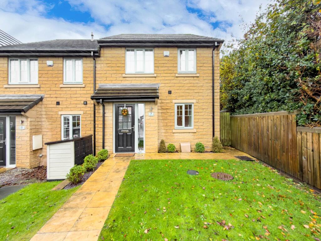 Main image of property: Oakwell Croft, Batley