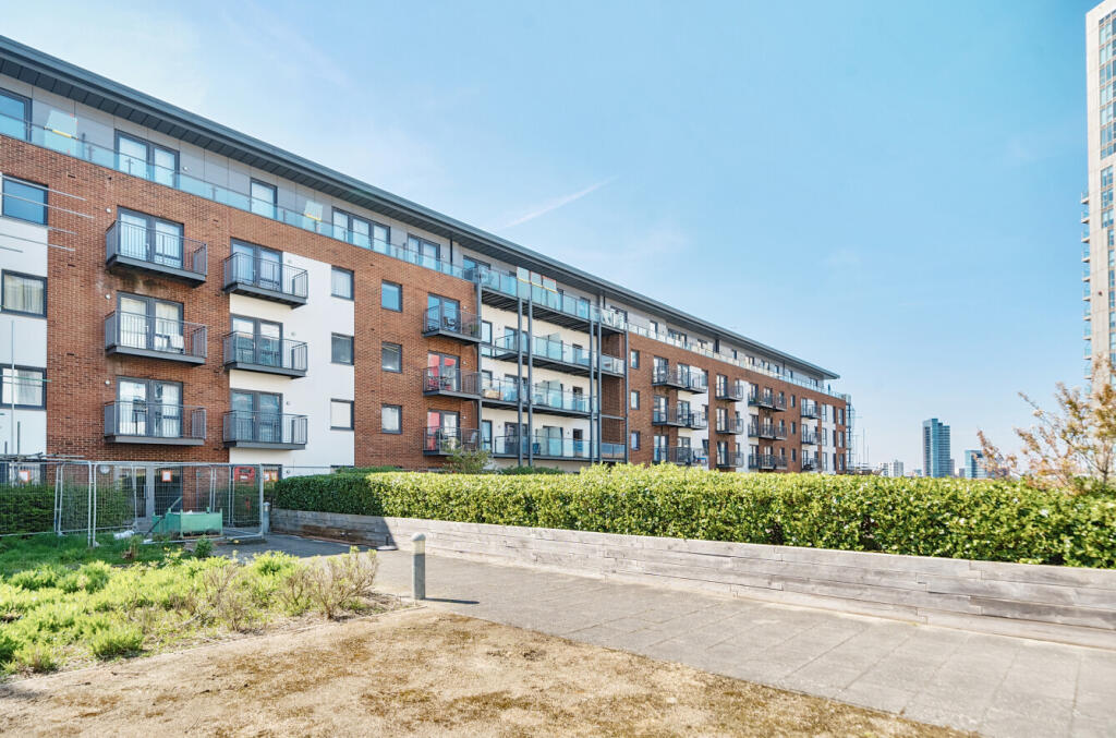 Main image of property: Denyer Walk, Southampton, Hampshire