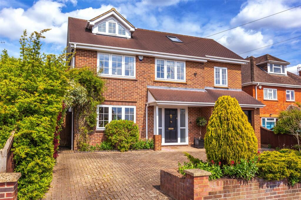 5 bedroom detached house for sale in Chiltern Road, Marlow, SL7