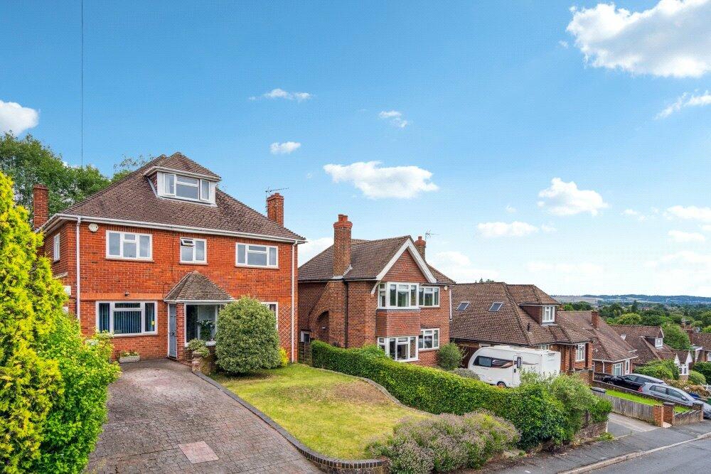 5 bedroom detached house for sale in Chiltern Road, Marlow ...