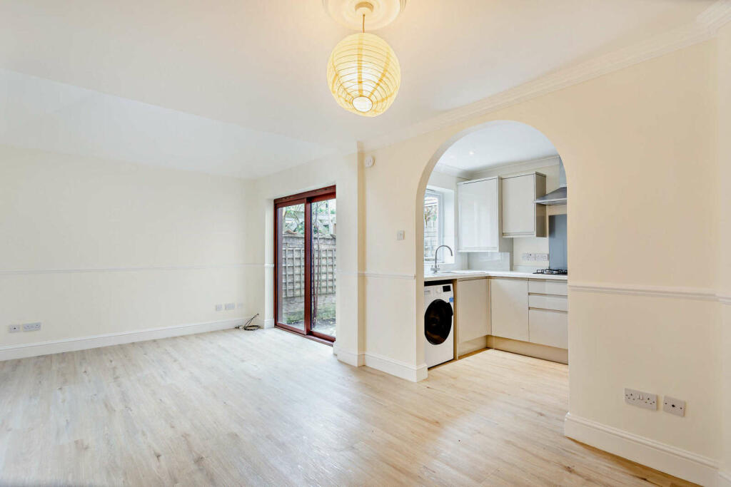 Additional property image - Cambridge Place, Cambridge, Cambridgeshire, CB2
