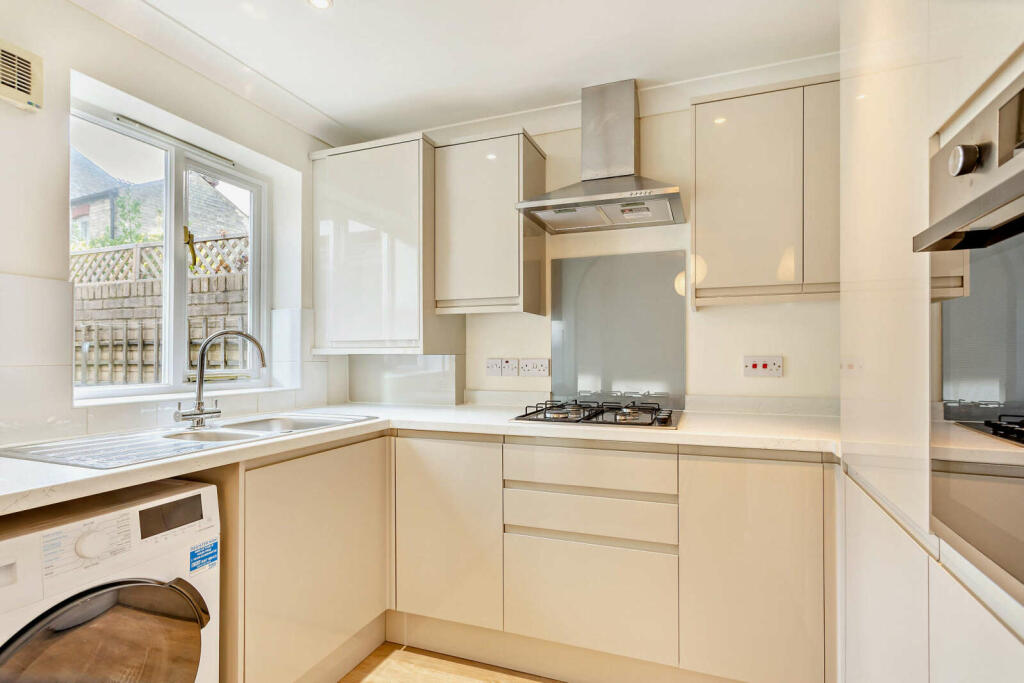 Additional property image - Cambridge Place, Cambridge, Cambridgeshire, CB2