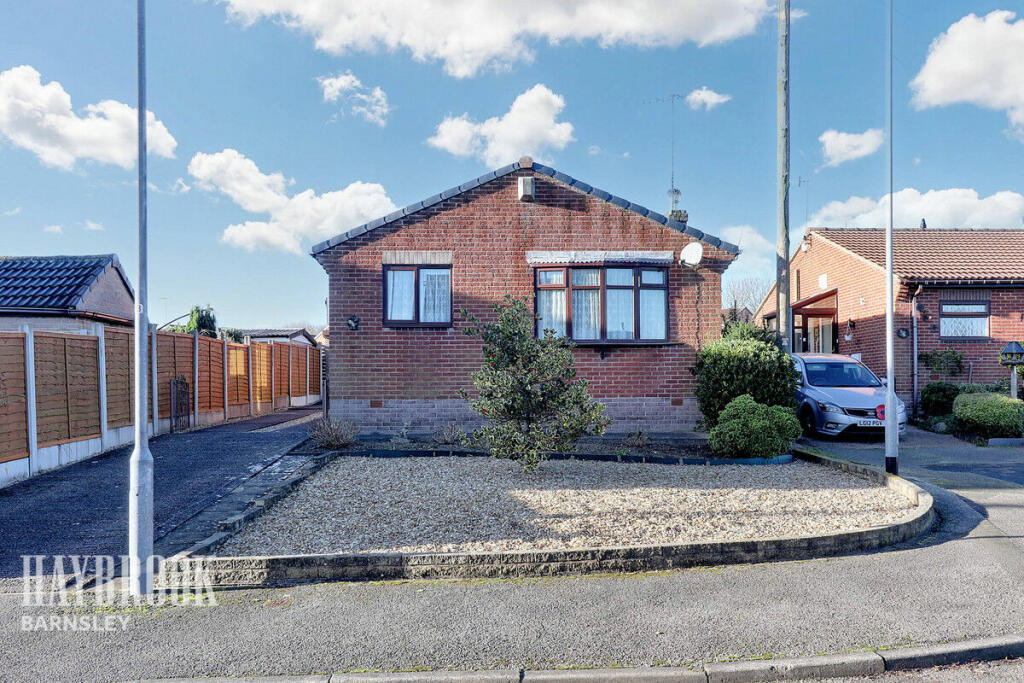 2 bedroom detached bungalow for sale in Saxton Close, Elsecar, S74