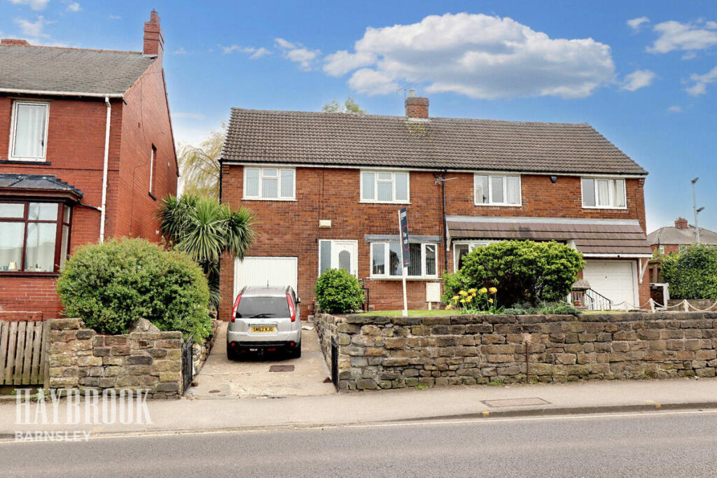 3 bedroom semidetached house for sale in California Gardens