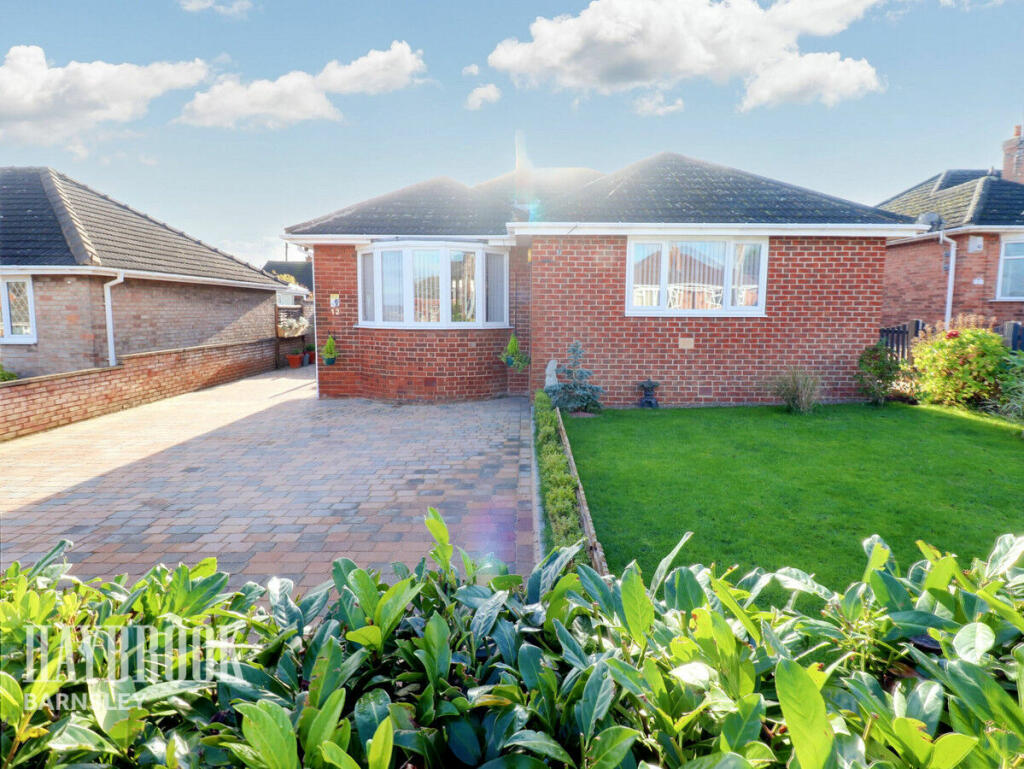 3 bedroom detached bungalow for sale in Ryton Avenue, Wombwell, S73