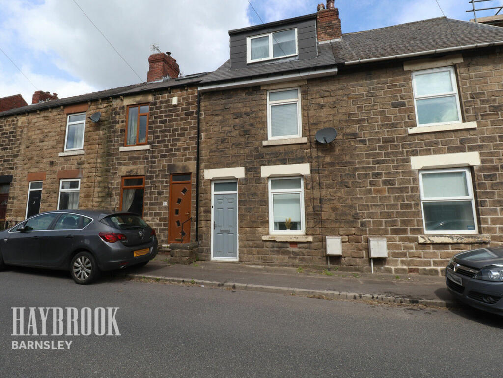 3 bedroom terraced house for sale in Wombwell Road, Hoyland, S74