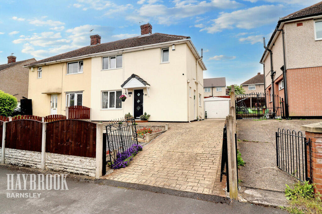 3 bedroom semidetached house for sale in Hardie Road, Havercroft, WF4