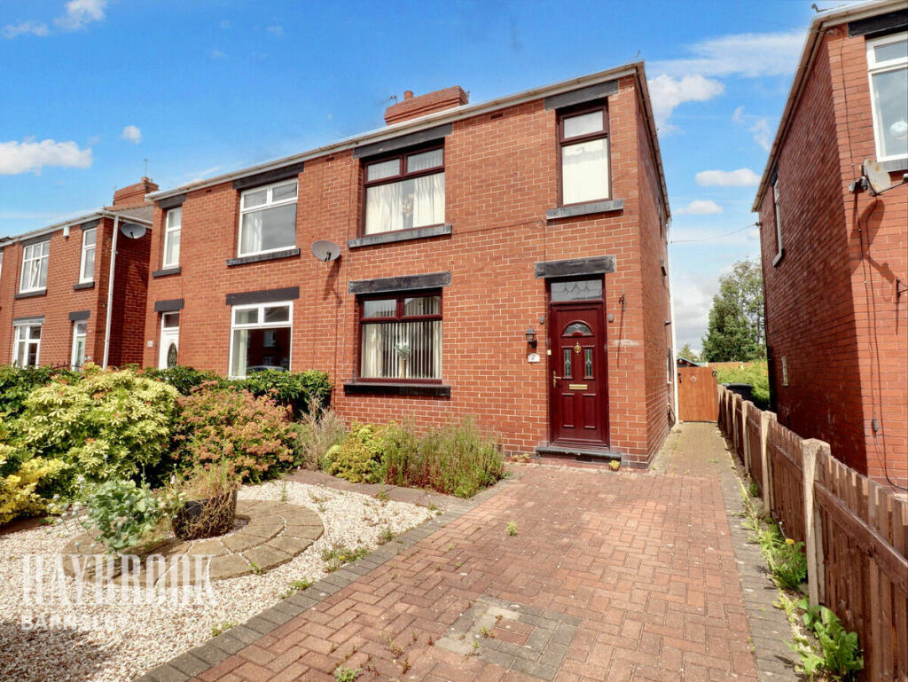 3 bedroom semidetached house for sale in Barnsley Road, Darfield, S73