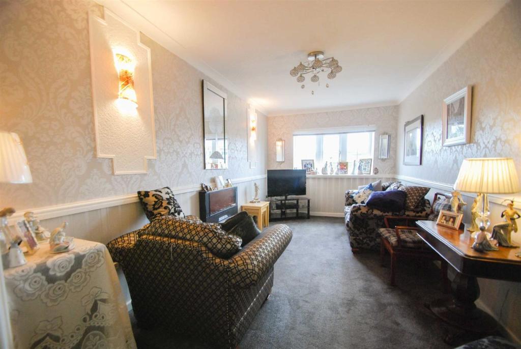 2 bedroom apartment for sale in Springside Road, Walmersley, Bury, BL9