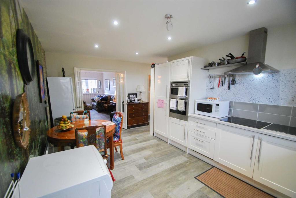 2 bedroom apartment for sale in Springside Road, Walmersley, Bury, BL9