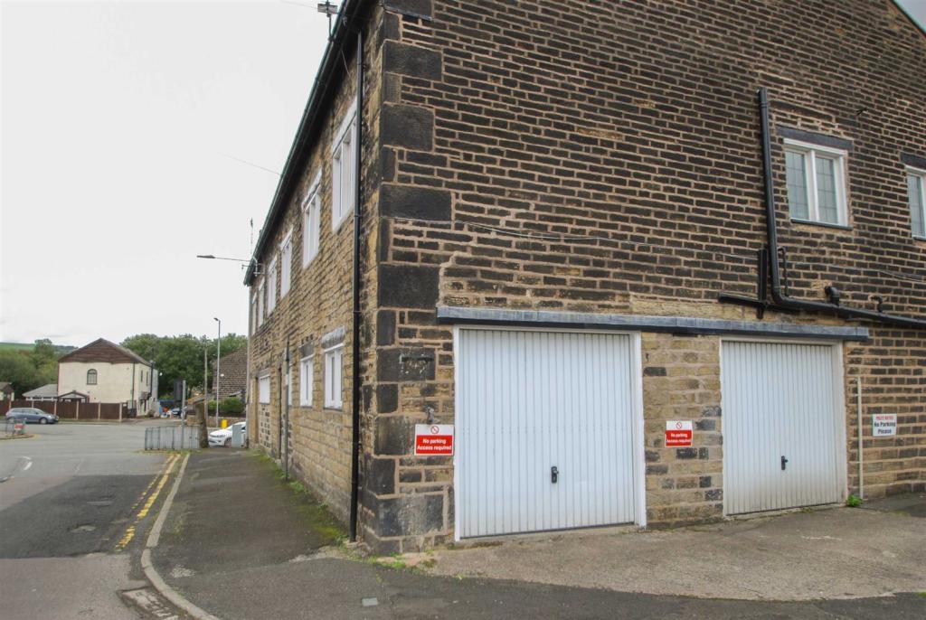 2 bedroom apartment for sale in Springside Road, Walmersley, Bury, BL9