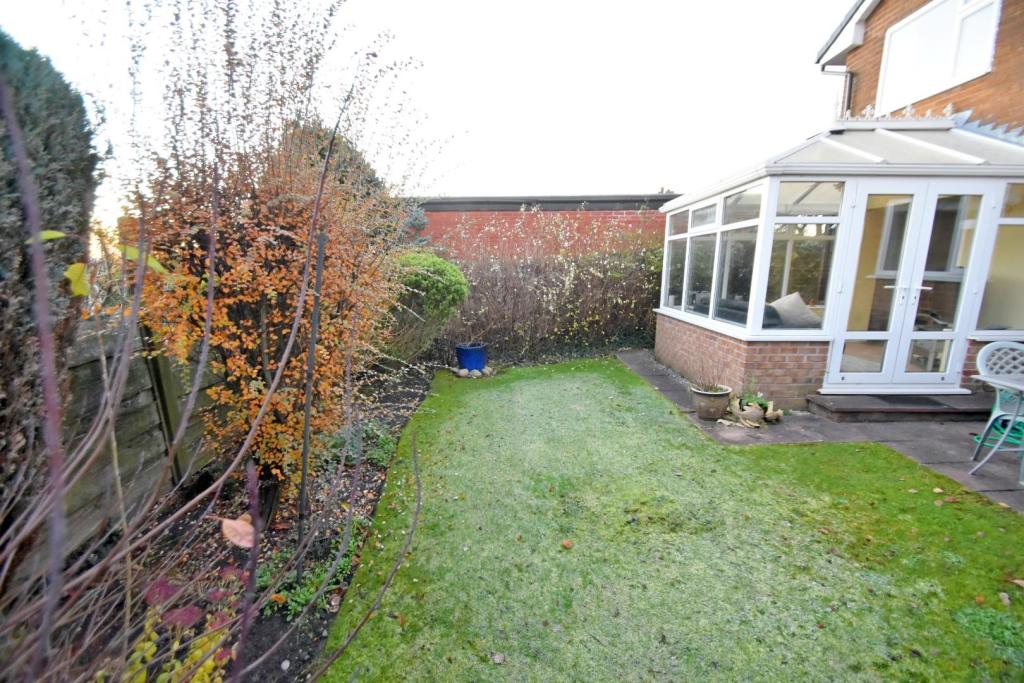 4 bedroom detached house for sale in Springside Road, Walmersley, Bury, BL9