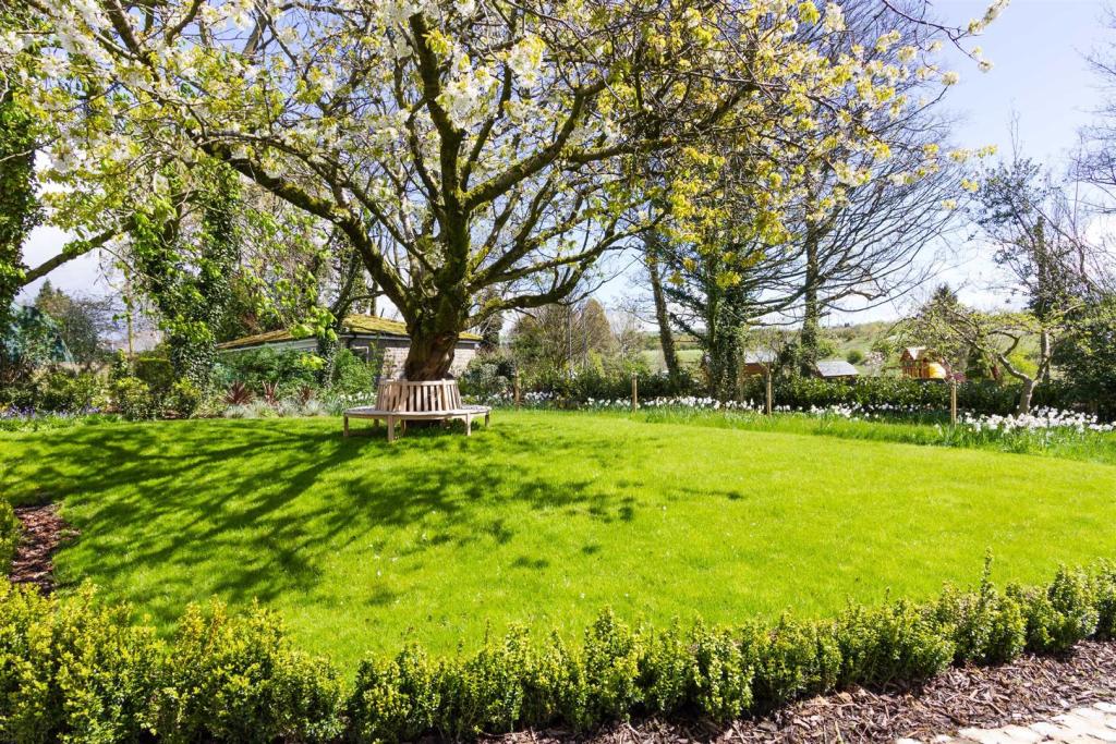 4 bedroom detached house for sale in Mather Road, Walmersley, Bury, BL9