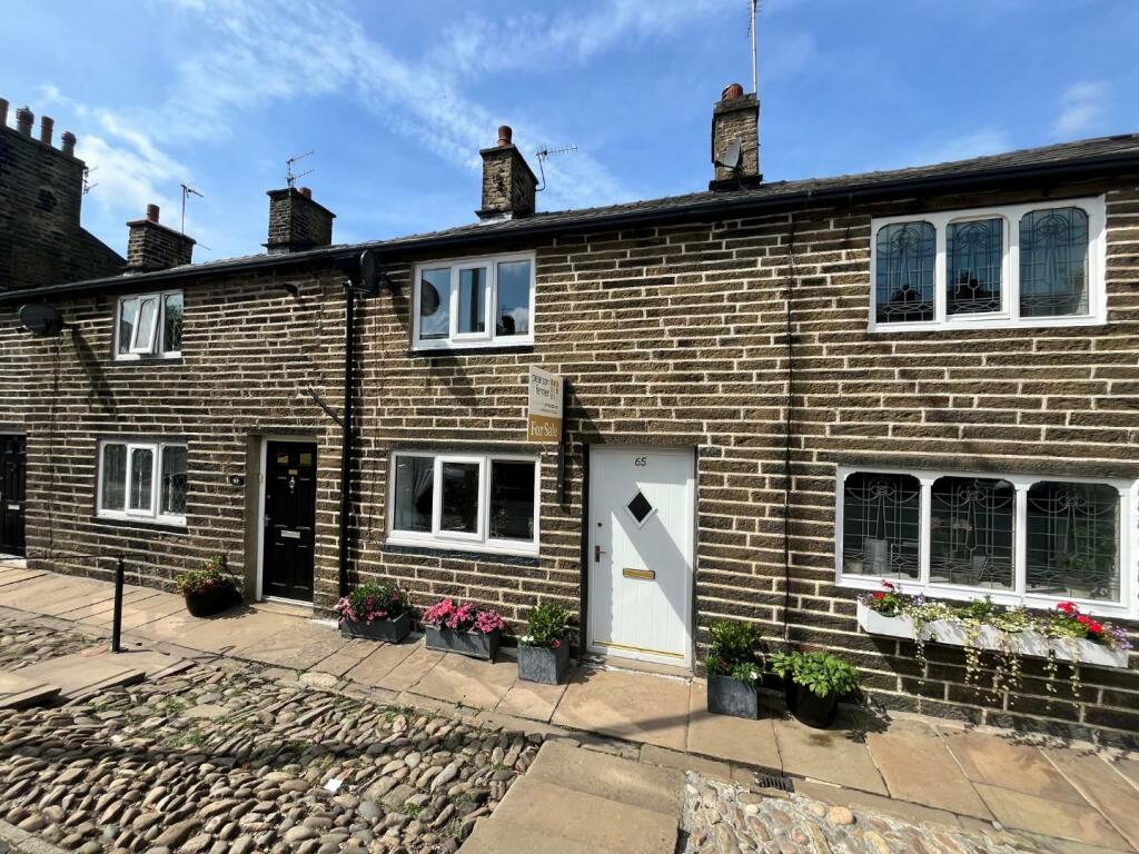 2 bedroom cottage for sale in Market Street, Ramsbottom, Bury, BL0