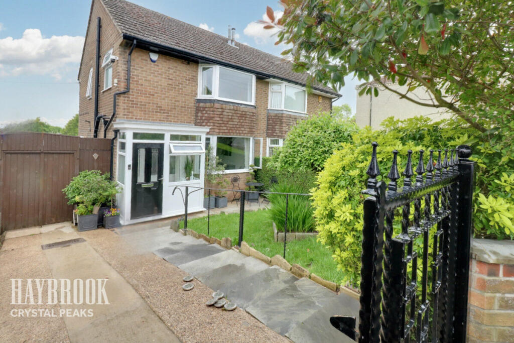 3 bedroom semidetached house for sale in Mansfield Road, Killamarsh, S21