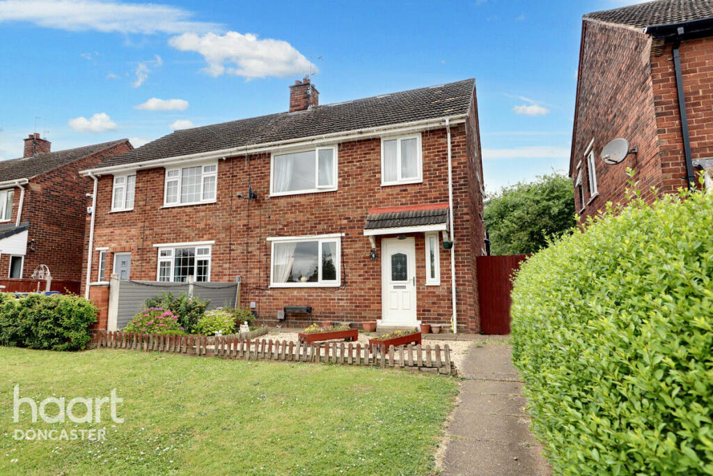 3 bedroom semidetached house for sale in Montagu Road, Sprotbrough