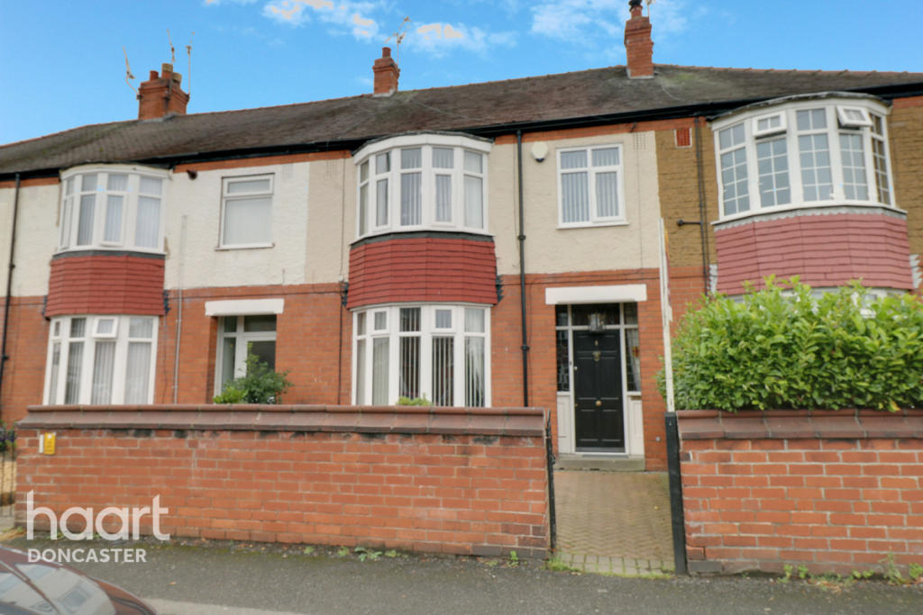 3 bedroom terraced house for sale in Sandringham Road, Town Moor, DN2