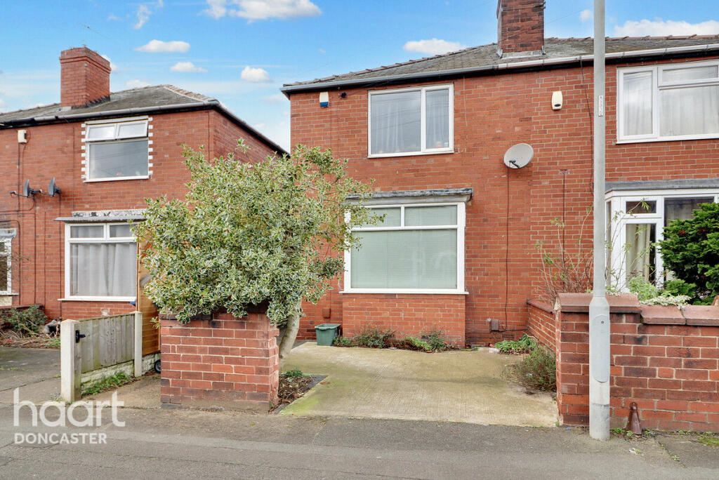 2 bedroom semidetached house for sale in Thoresby Avenue, Belle Vue