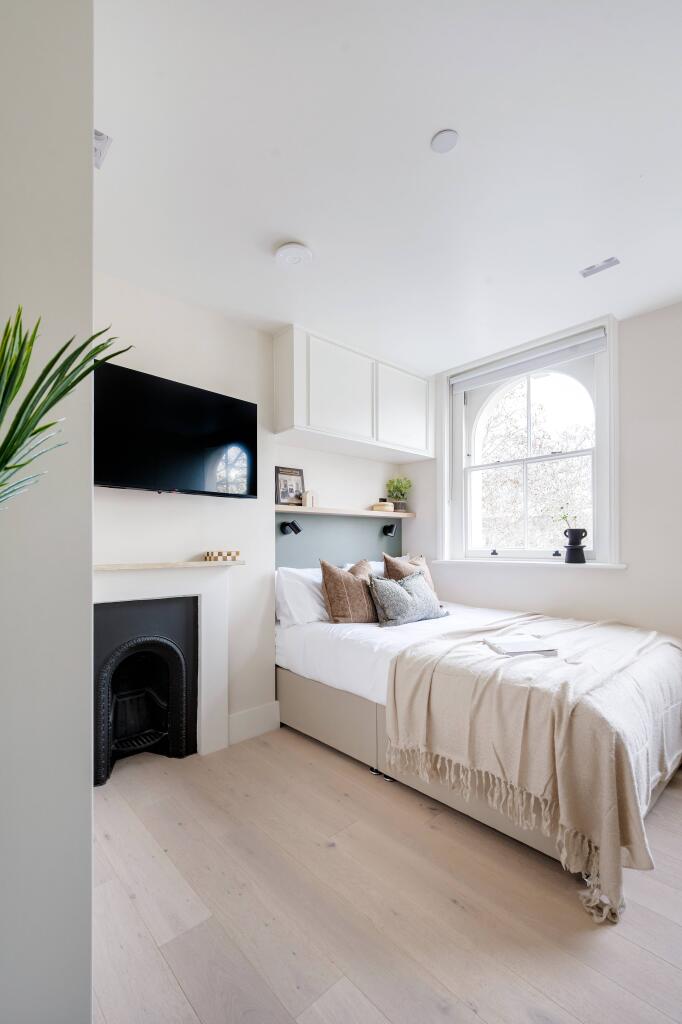 Main image of property: Kensington Gardens Square, London, W2