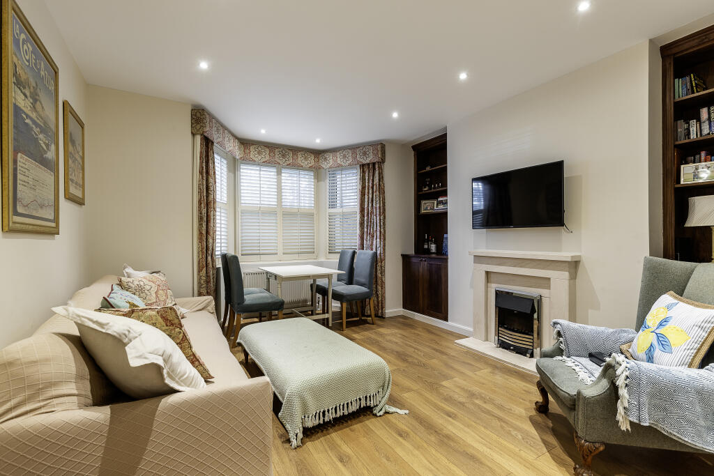 Main image of property: Redcliffe Garden, SW G, London, SW10