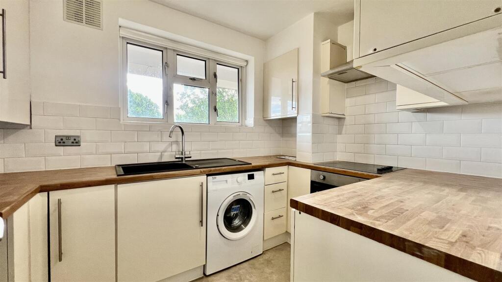 Main image of property: The Mall, Boston Manor Road, Brentford, TW8